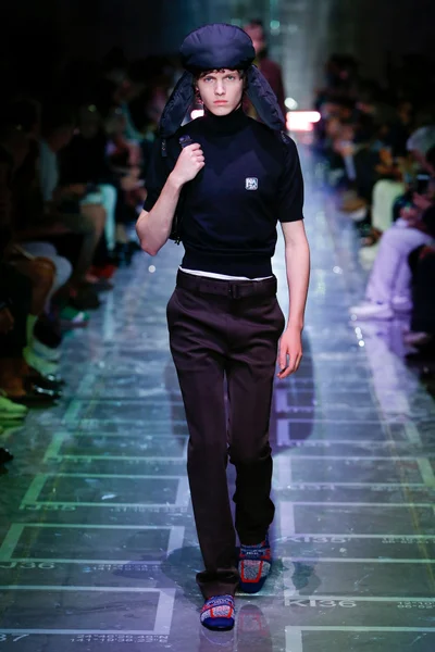 Look 1